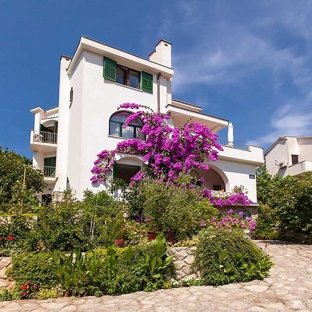 Apartments Delfin Krk Town Εξωτερικό φωτογραφία