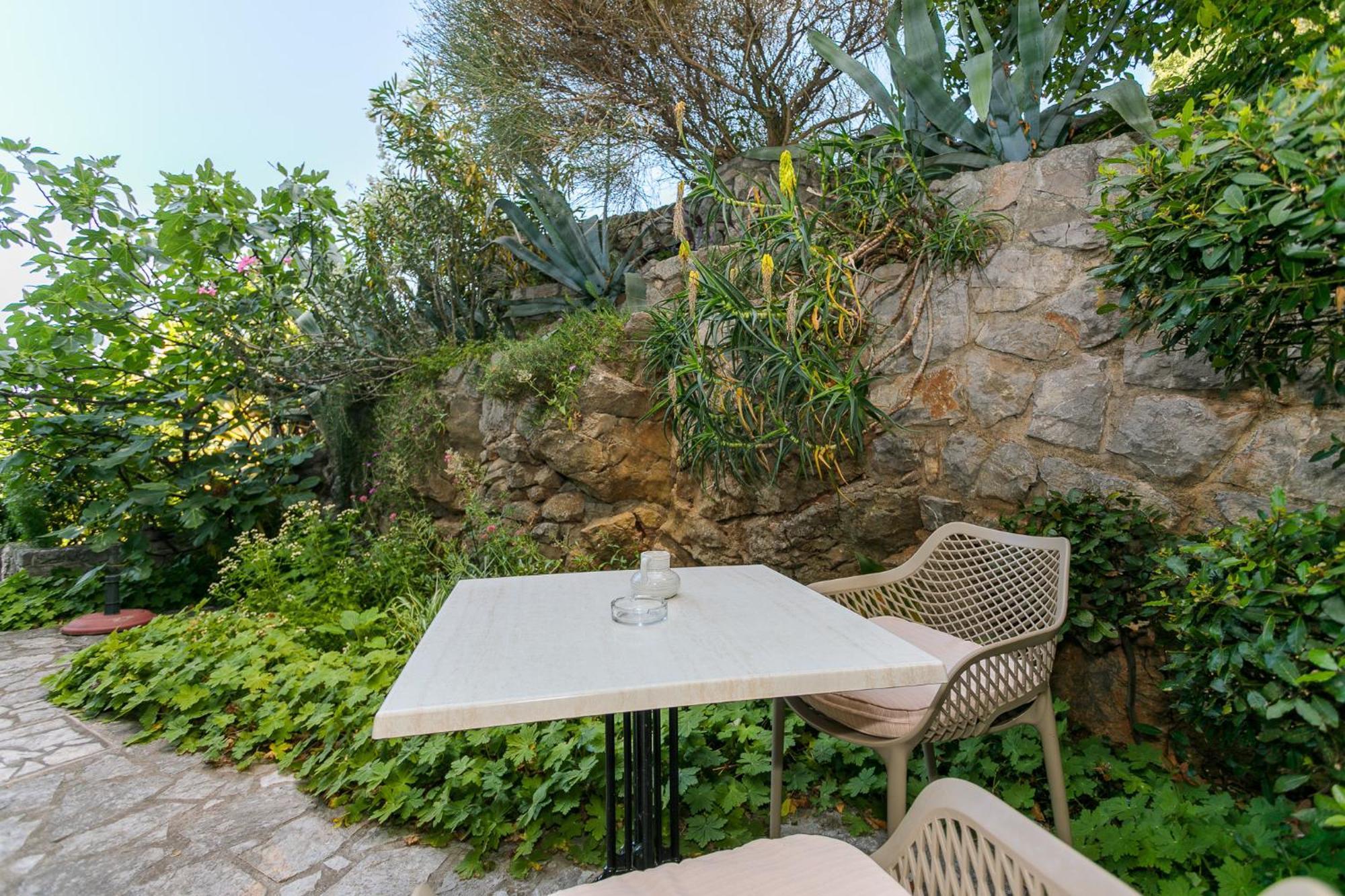 Apartments Delfin Krk Town Εξωτερικό φωτογραφία