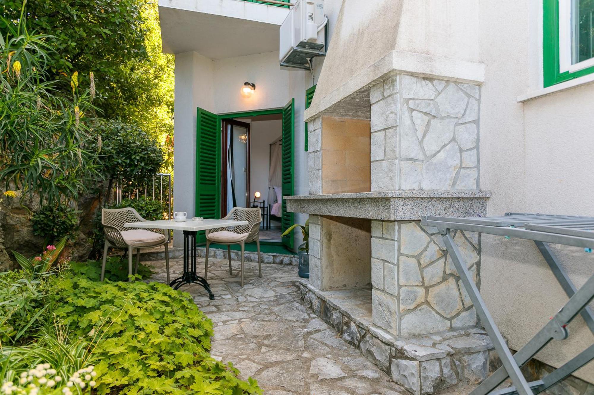 Apartments Delfin Krk Town Εξωτερικό φωτογραφία